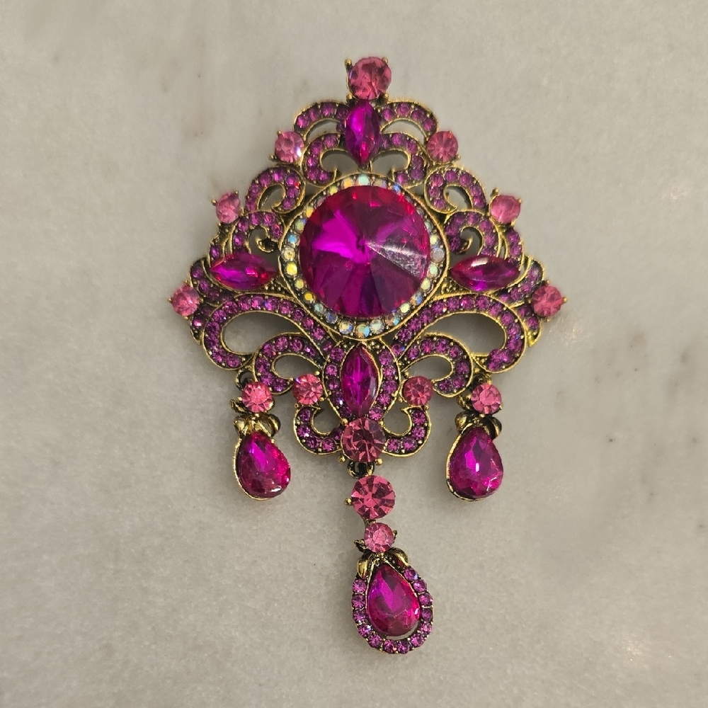 NWOT Aratta Diana Pin